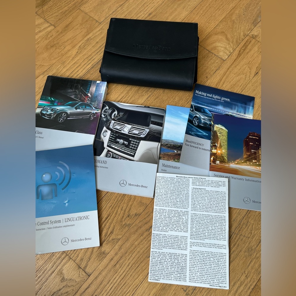 Mercedes Benz Operators Manual/Book and Case